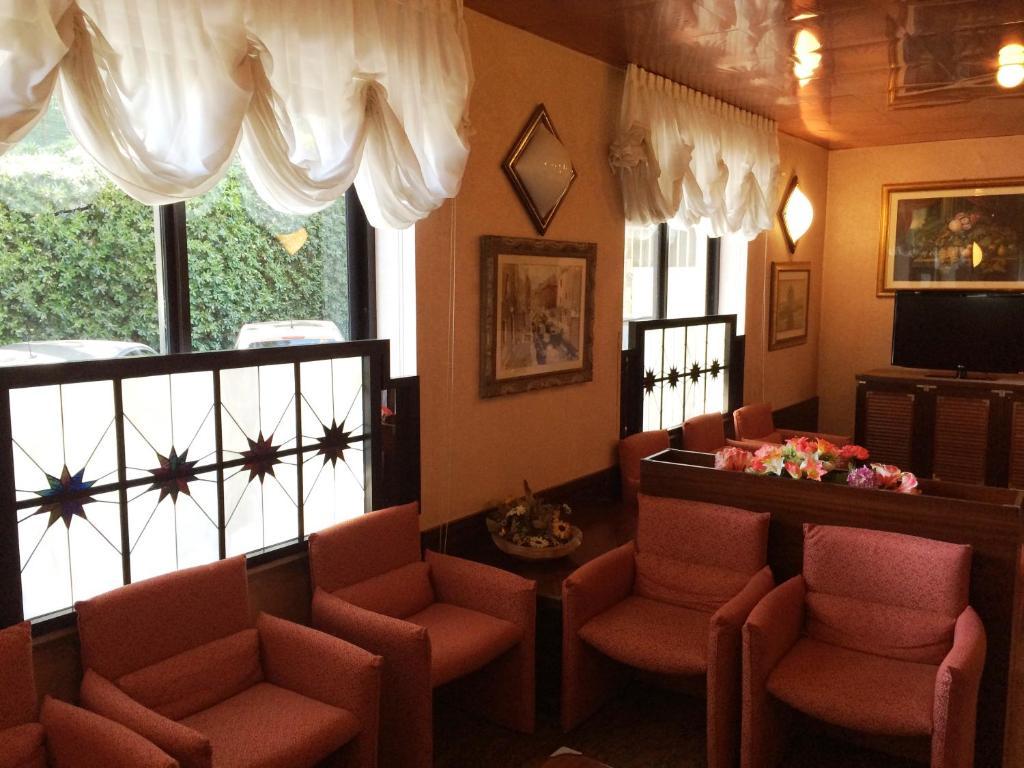 Eden Hotel ヴァラッツェ エクステリア 写真